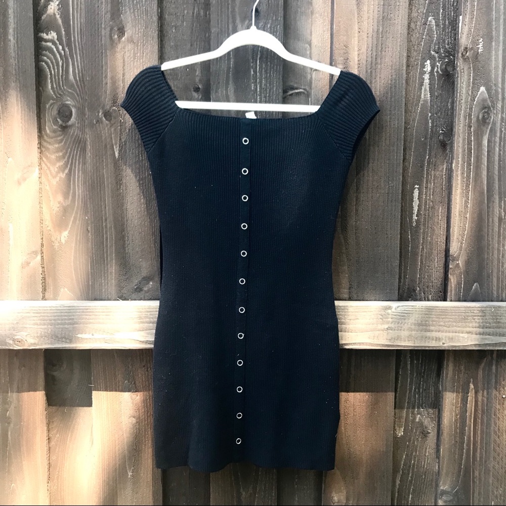 UO off the shoulder dress 🖤